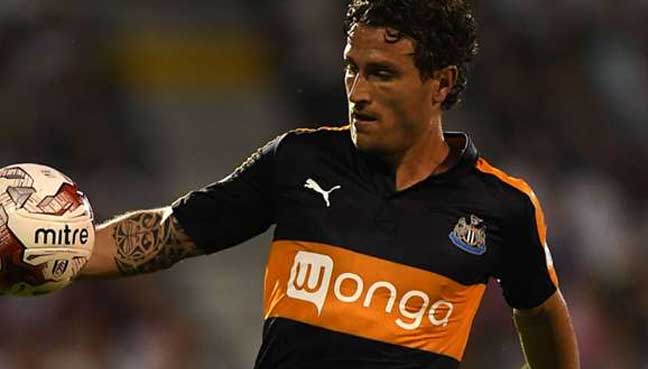 Watford Sign Janmaat From Newcastle FMT