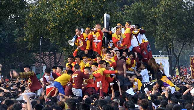 Barefoot Catholics Throng Icon In Huge Philippine Procession FMT