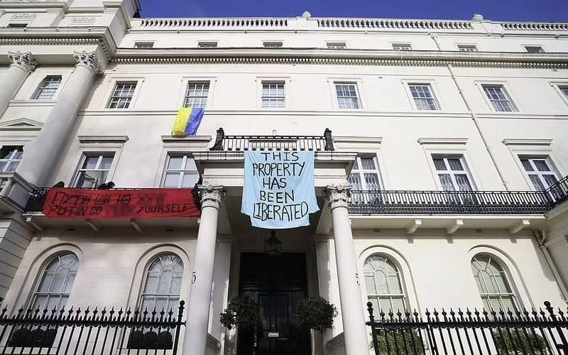 Protesters Seize London Mansion Linked To Russian Oligarch FMT