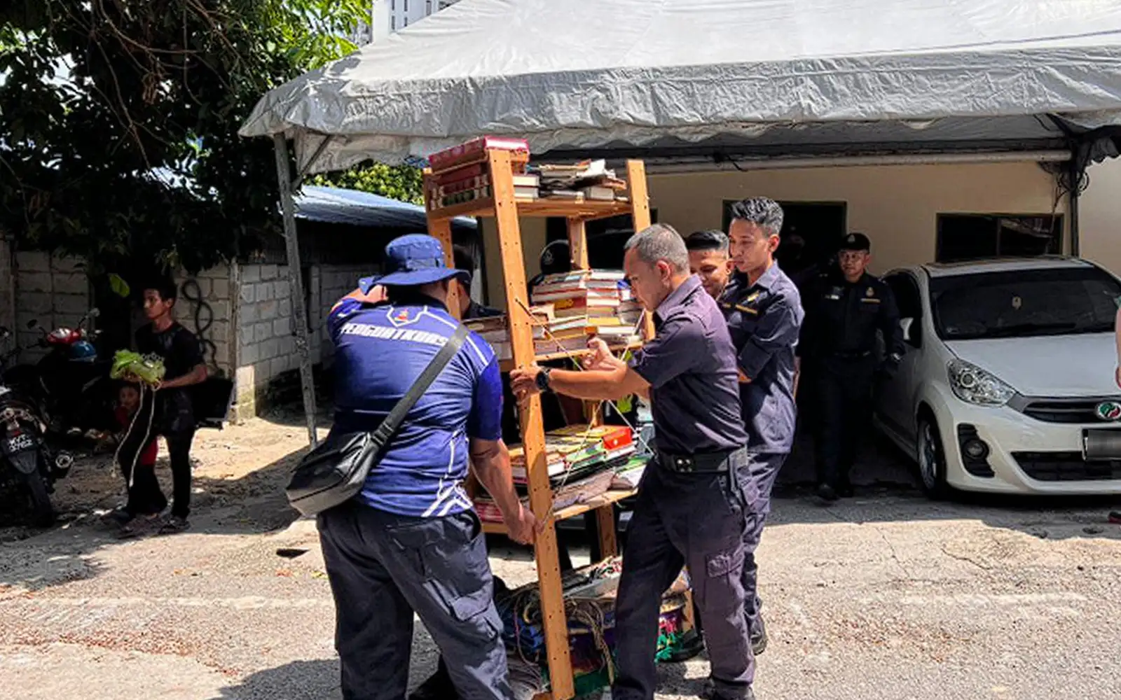 Kampung Sri Makmur Penguat Kuasa Pindah Semua Naskah Al Quran Kalimah