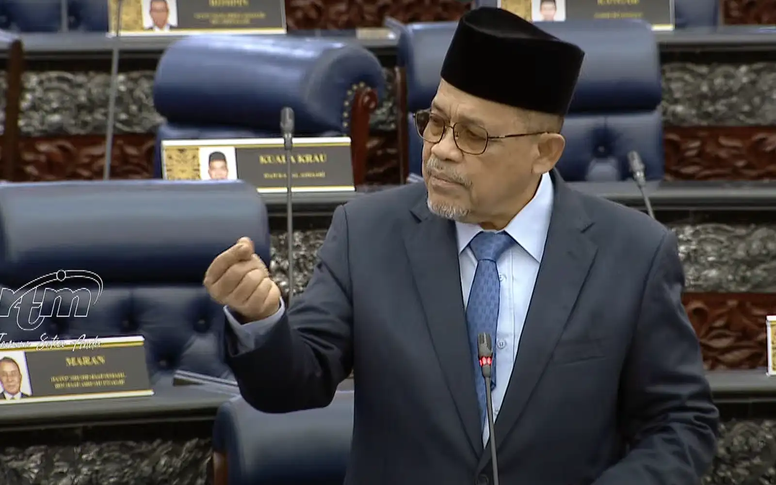 Dewan Kecoh Shahidan Dakwa DAP Nak Tutup Kemas FMT