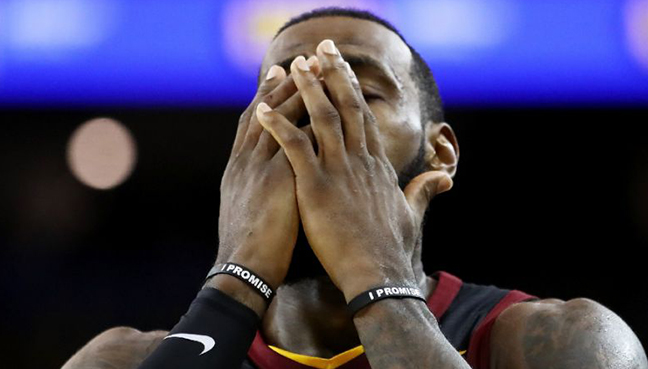 Frustrated Lebron Tries To Rally Cavs In Nba Finals Fmt Frustrated Lebron Tries To Rally Cavs In Nba Finals Fmt