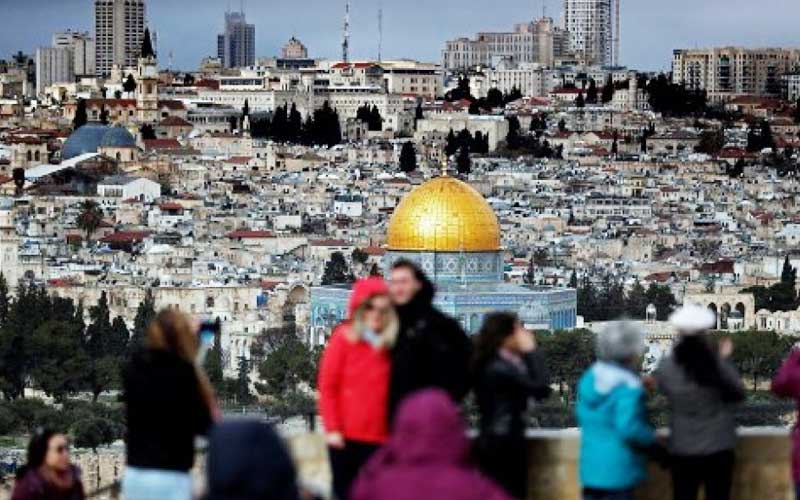 Tentera Israel Serang Penduduk Palestin Dalam Masjid Al-Aqsa | FMT