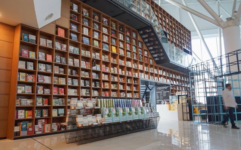 BookXcess claims nation’s longest, tallest bookshelf Free Malaysia