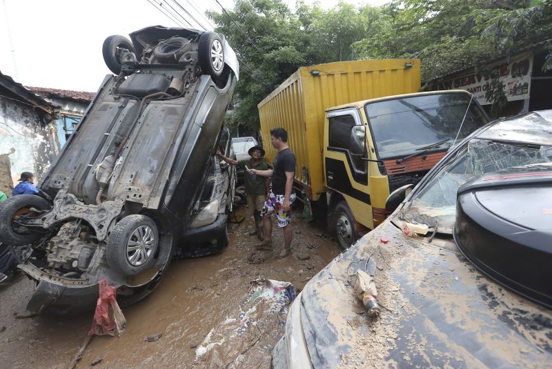 Indonesia Plans Cloud Seeding To Halt Rain As Floods Death Toll Hits 30 ...