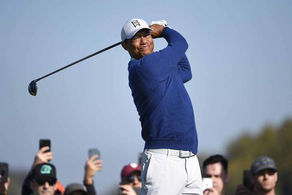 Tiger roars into contention for record 83rd US PGA win | Free Malaysia ...