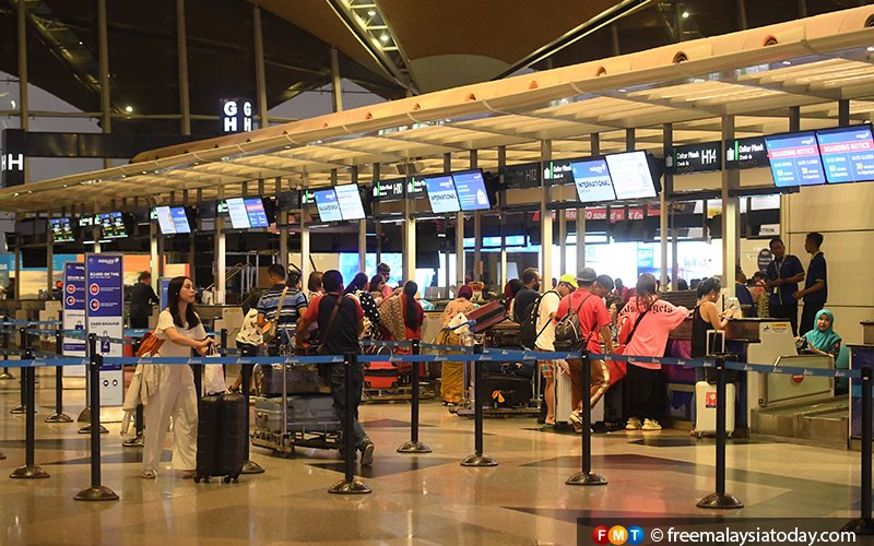 2 weeks of subsidising Hari Raya airfares too costly, says Loke