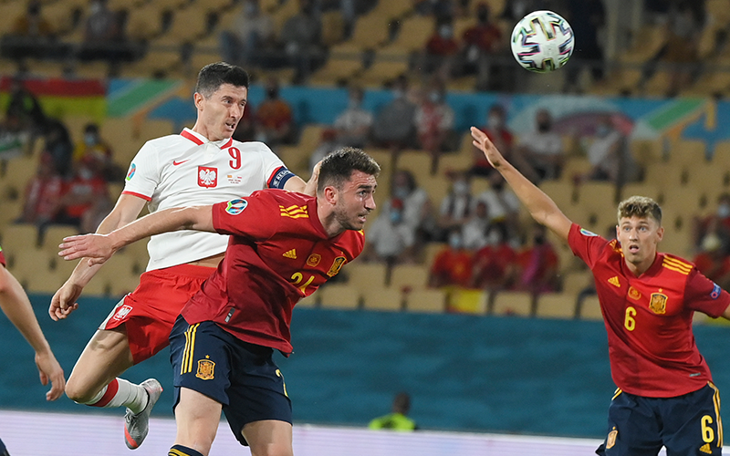 Wasteful Spain struggle to draw with Poland