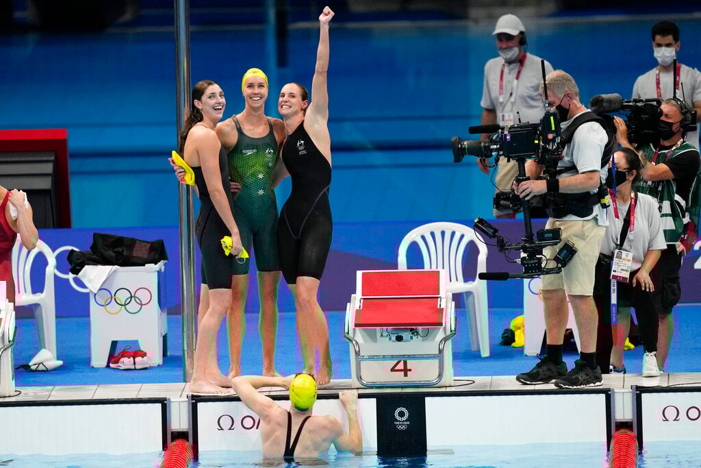 Aussies Smash World Record To Win Women S 4x100m Relay Fmt Aussies Smash World Record To Win Women S 4x100m Relay Fmt