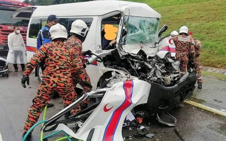 Tak Sempat Ambil Bekalan Vaksin Pemandu Ambulans Maut Kemalangan Free Malaysia Today Fmt