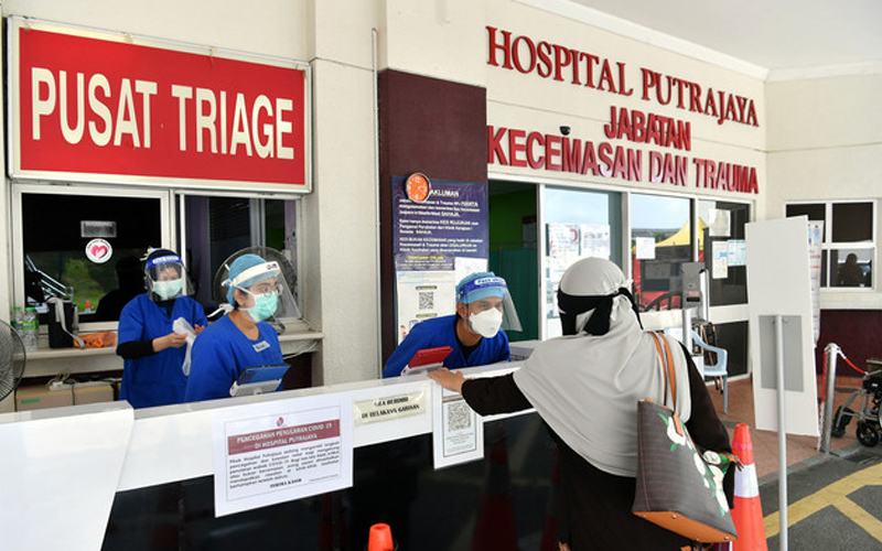 Drop in serious Covid-19 cases following vaccination, says PM | FMT