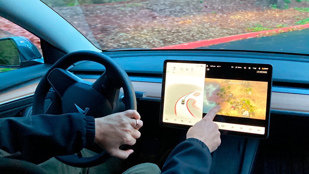 Tesla faces more questions from feds on Autopilot safety