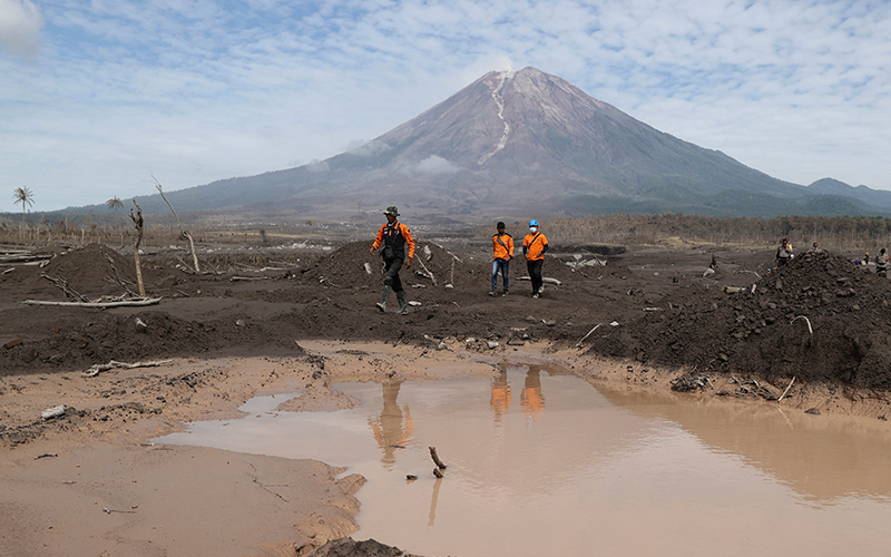 Indonesia weighs relocations after deadly volcanic eruption Free