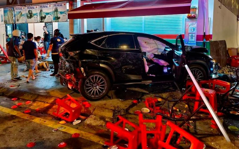 7 Hurt As Car Crashes Into Outdoor Dining Area | FMT