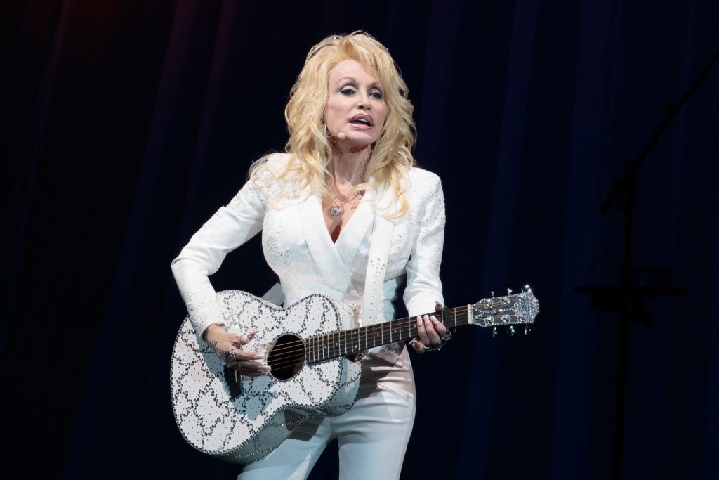 Dolly Parton exits from Rock Hall of Fame running FMT