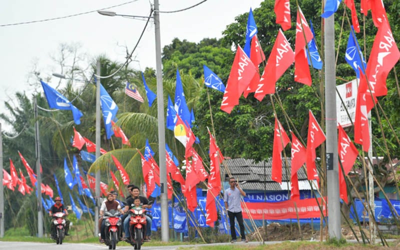 [Image: PH-UMNO-BN-FLags-Bendera-Bernama.jpg]