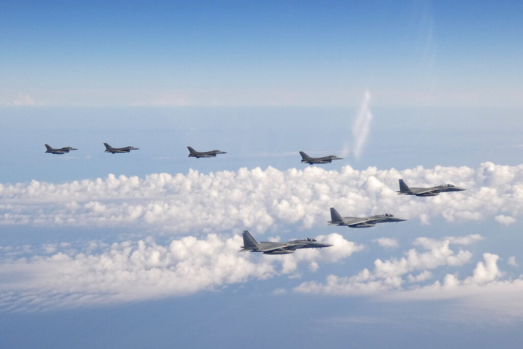 Chinese Fighter Jets And Warships Crossed Median Line, Says Taiwan | FMT