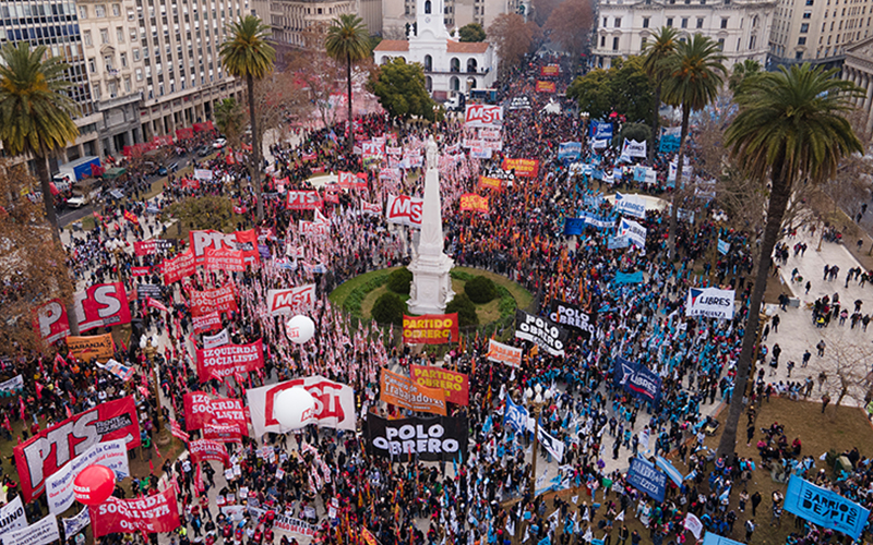 Argentine Anti-govt Protests Build As President Calls For Unity | Free ...