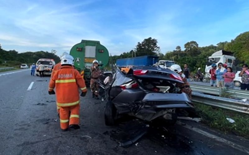 4 Members Of Family Killed In Car-lorry Crash | FMT