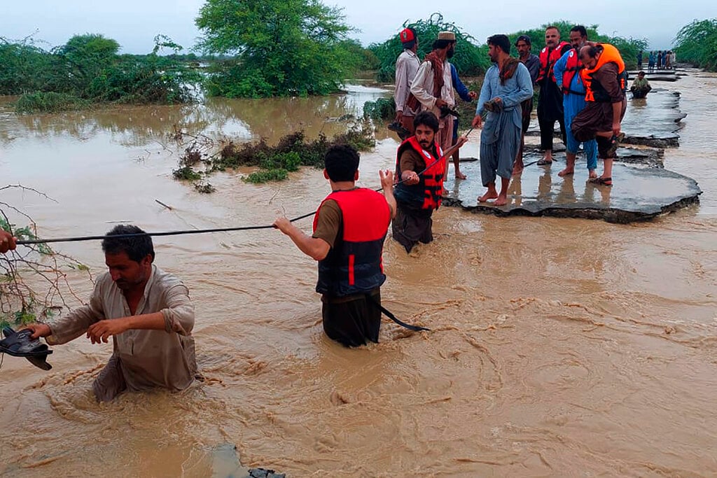 More than 30 killed after heavy rain in Pakistan