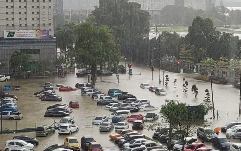 Johor govt finding ways to prevent flash floods | FMT