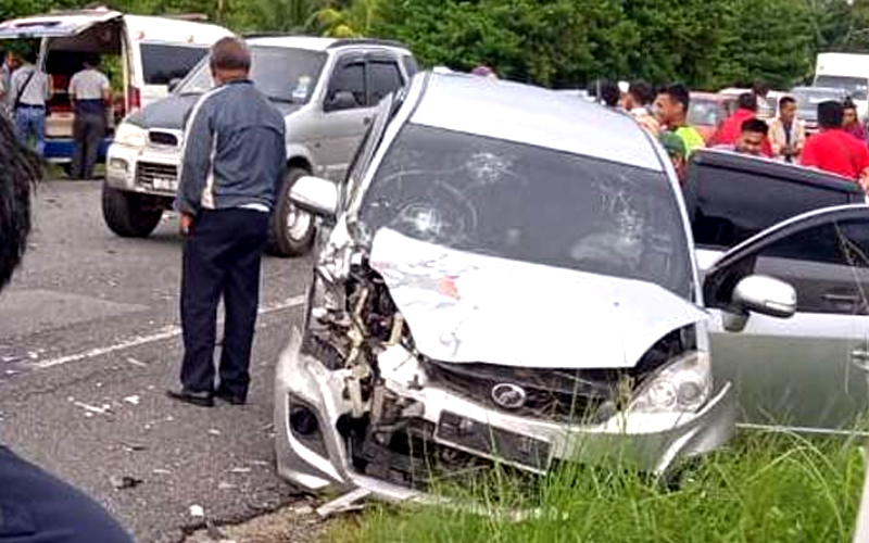 Driver crashes car while transporting illegals to Pahang | FMT