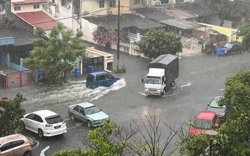 Taman Sri Muda Hit By Flash Floods Again 