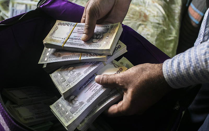 Bangladesh s High Inflation Eats Up Savings Squeezing Banks FMT