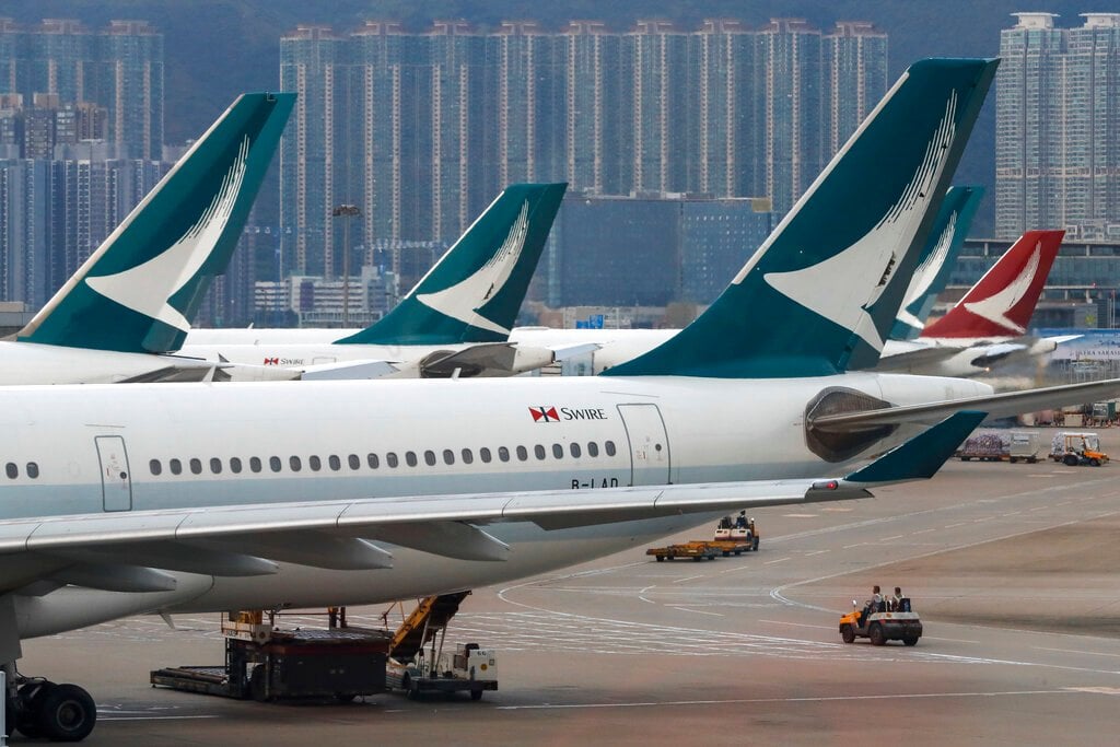 国泰航空削减一月和二月航班以缓解假期压力