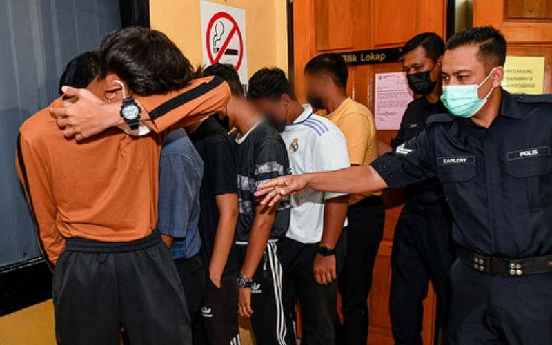 9 Boarding School Students Charged With Causing Hurt To Schoolmate | FMT