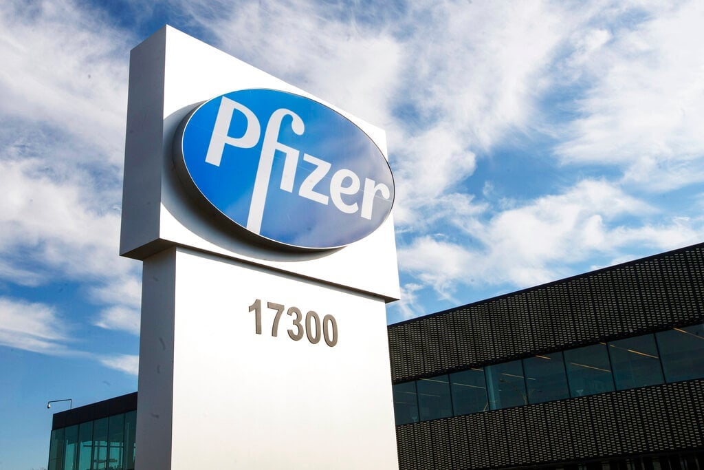 Pfizer reports quarterly loss, eyes big oncology push