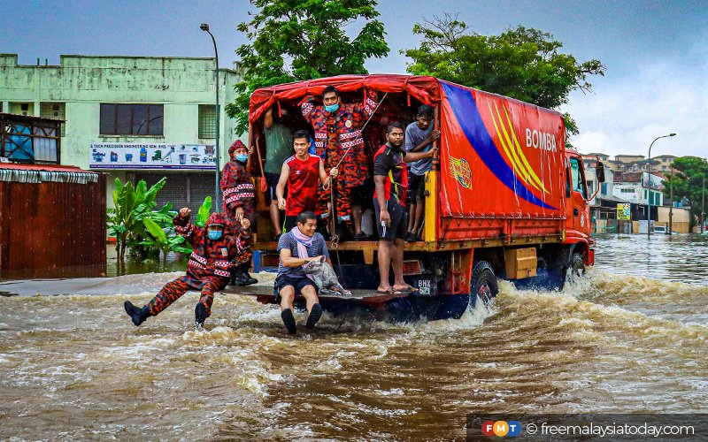 Anggota Kesihatan Awam Siap Siaga Hadapi Banjir Fmt