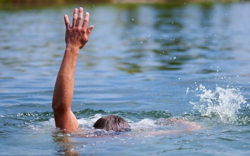 Lelaki jatuh tasik ketika berbasikal ditemui lemas