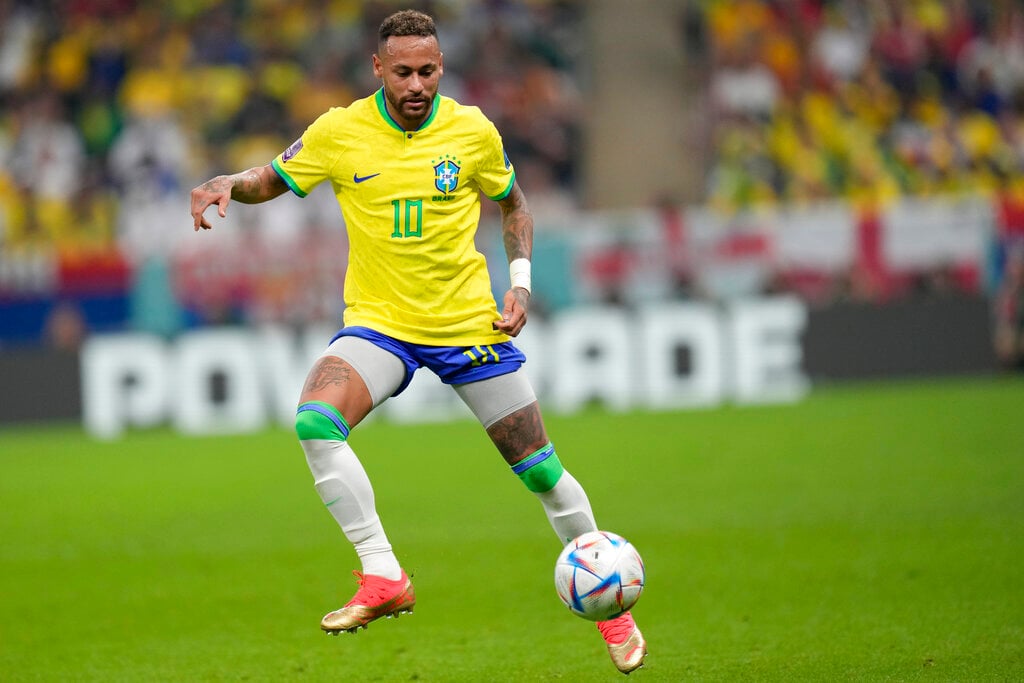 Neymar Jr.: Brazilian soccer star faces criticism for Bolsonaro