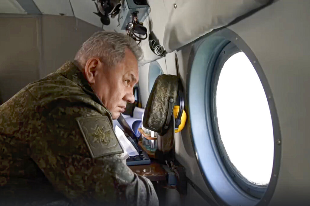 Russian Defence Minister Inspects Troops Involved In Ukraine Offensive ...