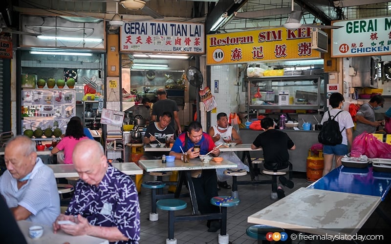 Hawkers maintain prices despite rising costs | FMT