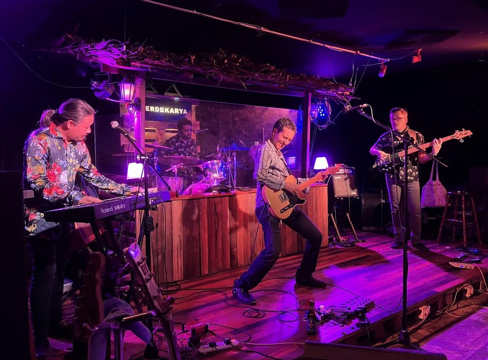 Retro rock band ‘Cats in Love’ debuts first single in 17 years FMT