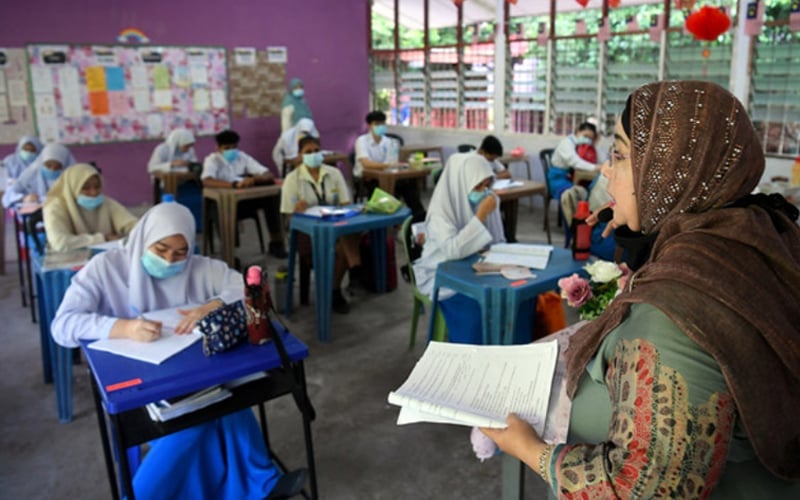 [Image: Pelajar-student-sekolah-Menengah-Bernama.jpg]