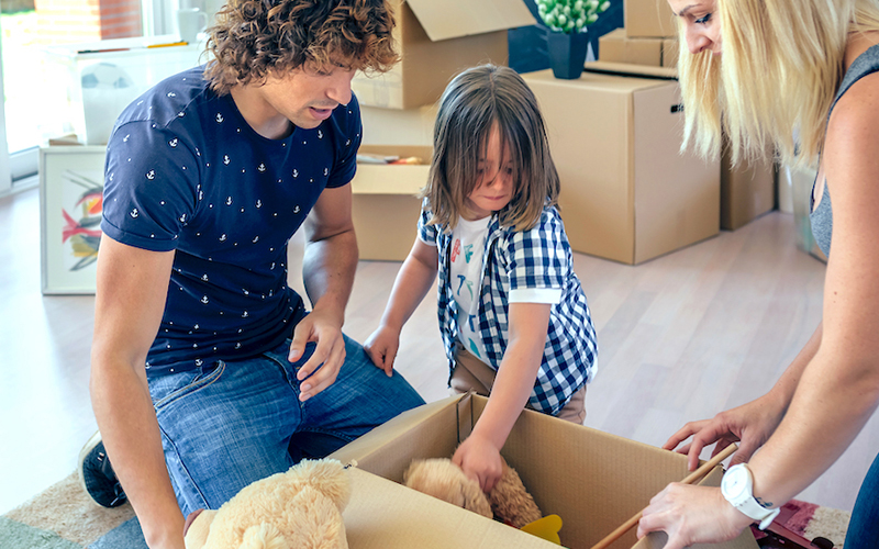 How to encourage your children to give their toys away FMT