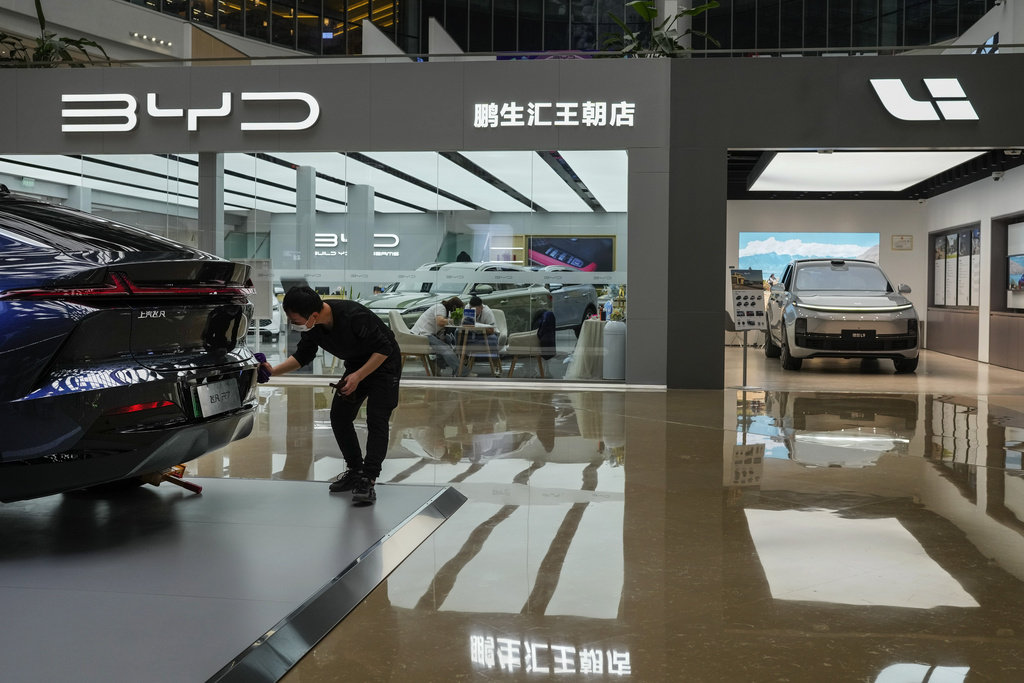 China Slowly Squeezes Global Carmakers Out Of Its Vast Market | FMT