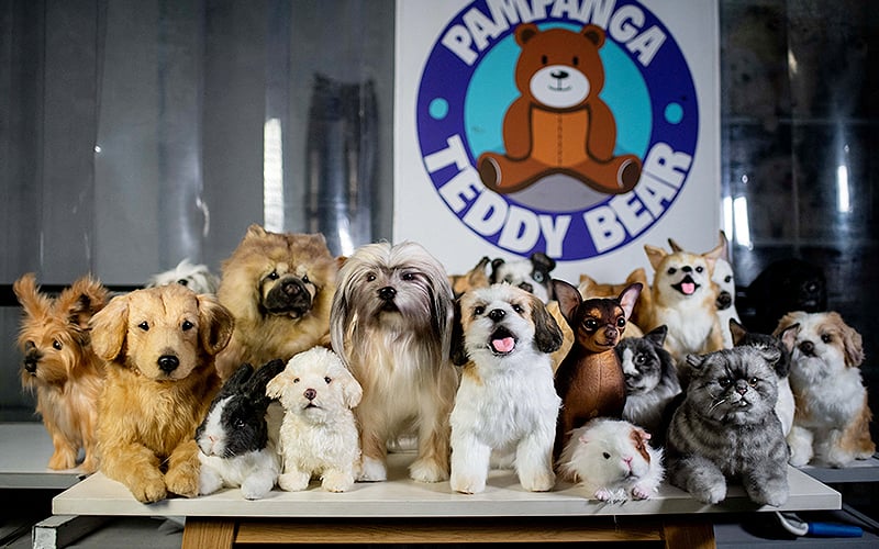 Philippine toy maker makes plushies for grieving pet owners