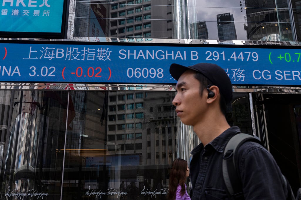 Hong Kong Stocks Rise On China Rate Cut Bets While Fed Buoys Risk