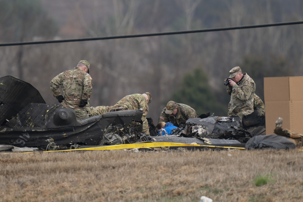 US Army Temporarily Grounds Pilots After Deadly Crashes | FMT