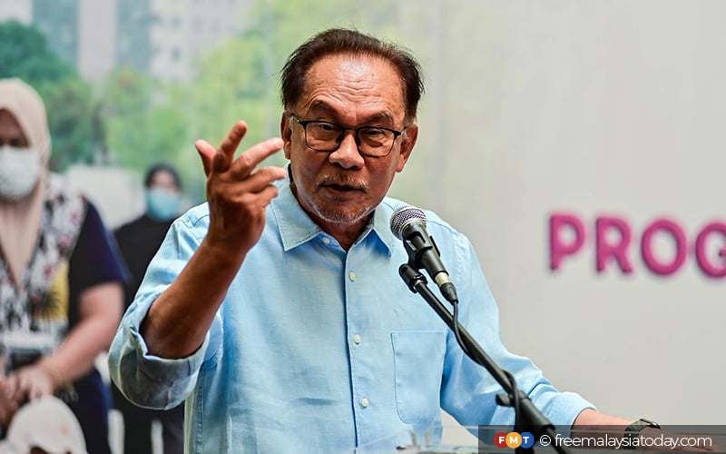 Anwar Part Of Pardons Board To Consider Najib’s Application | FMT