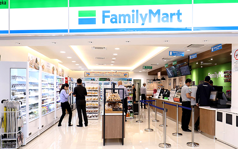 FamilyMart henti jual minuman alkohol di 360 kedai sejak Mac