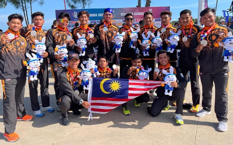 after-30-years-malaysia-bag-medals-in-traditional-boat-racing-free