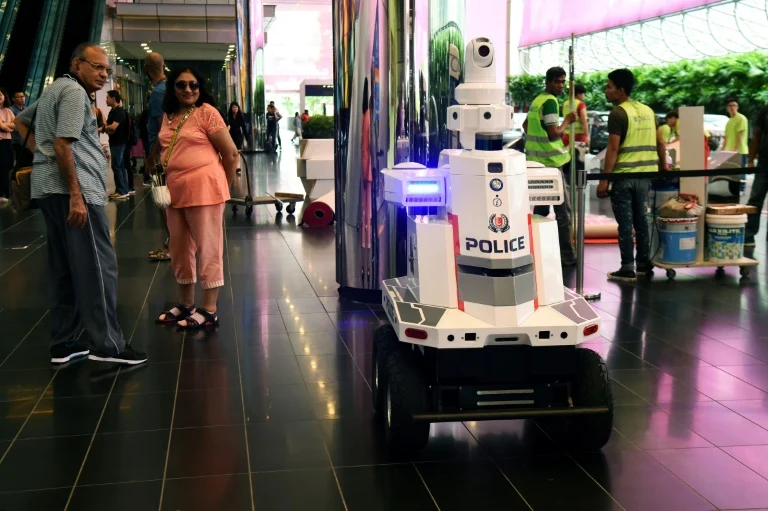 Singapura tambah polis robot | Free Malaysia Today (FMT)