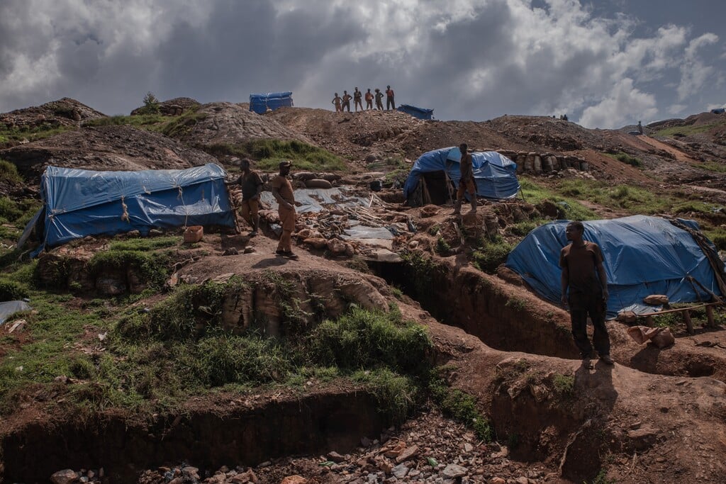 Gold mine collapse in Mali kills more than 70
