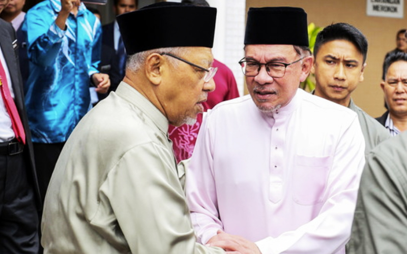 Expedite projects to solve Kelantan’s water woes, says PM