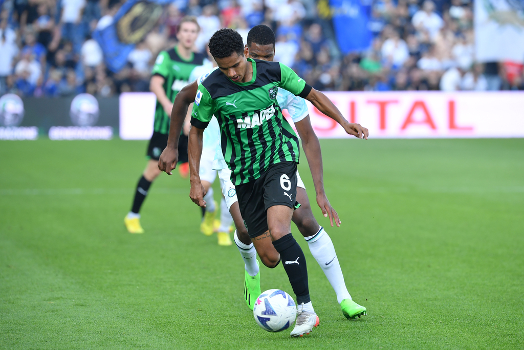 Sassuolo refuse to sell defender Rogerio to Spartak Moscow for